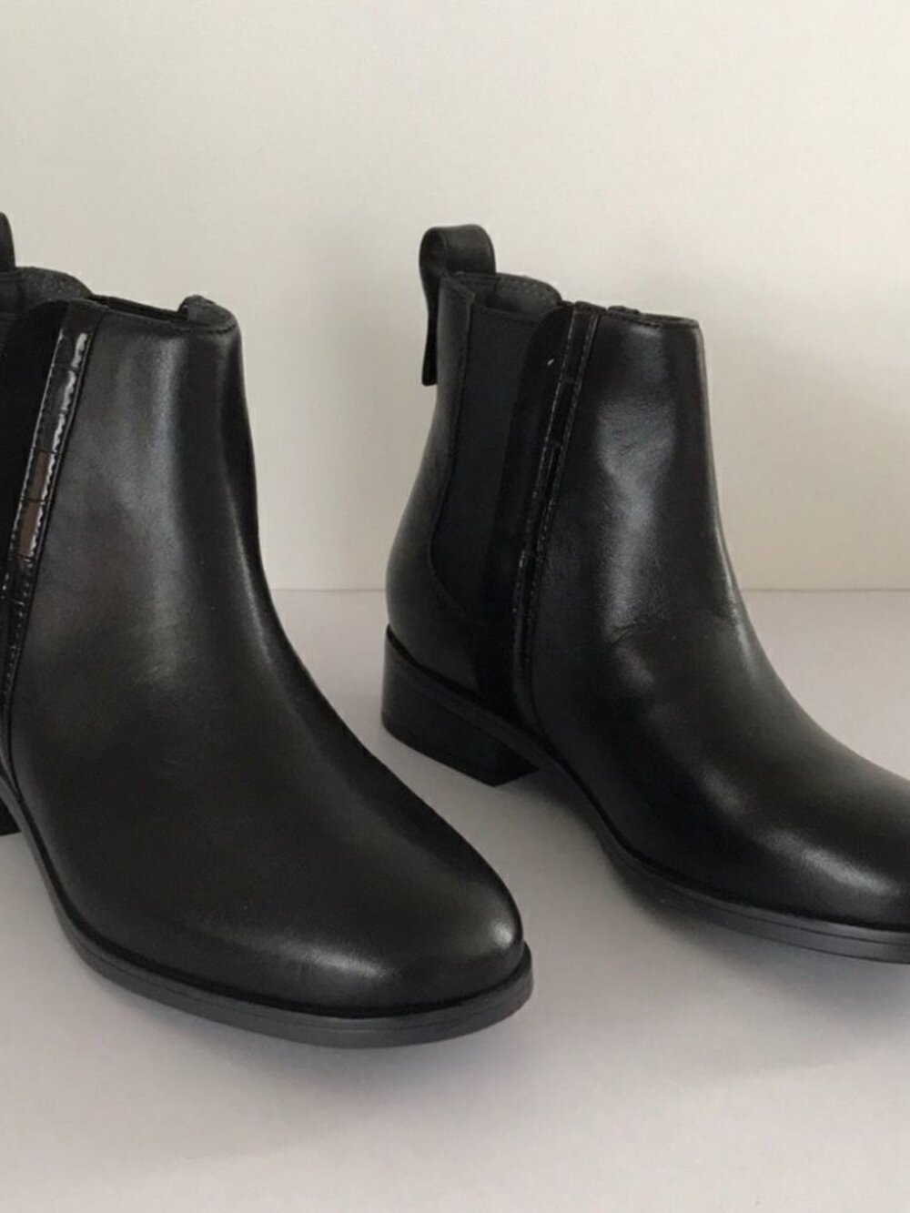 Rockport  Larkyn Chelsea Leather Ankle Boots